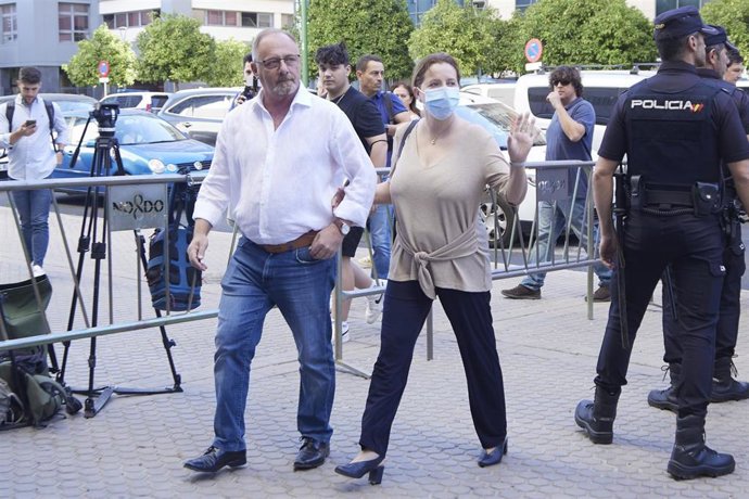 Archivo - Los padres de Marta del Castillo, Antonio del Castillo y Eva Casanueva 