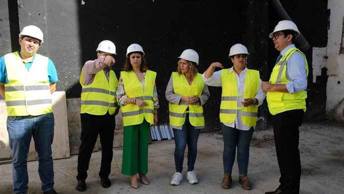 El presidente del Cabildo de Tenerife, Pedro Martín, visita las obras del Teatro Cine Realejos