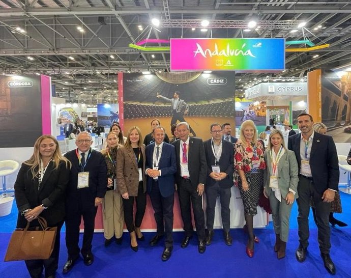 Responsables de la Diputación de Cádiz en la World Travel Market de Londres