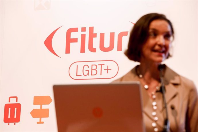 Archivo - La ministra de Industria, Comercio y Turismo, Reyes Maroto, interviene en la jornada sobre diversidad y turismo, organizada por FITUR LGBT+2021, en la Feria Internacional de Turismo (FITUR), a 21 de mayo de 2021, en Madrid (España). 