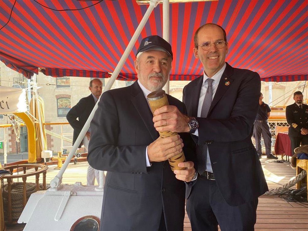 El alcalde de Génova, Marco Bucci, y el presidente de The Ocean Race, Richard Brisius