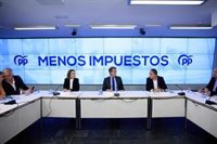 'Génova' dice que las encuestas confirman que Feijóo va por delante de Sánchez pese a la campaña de Moncloa contra él