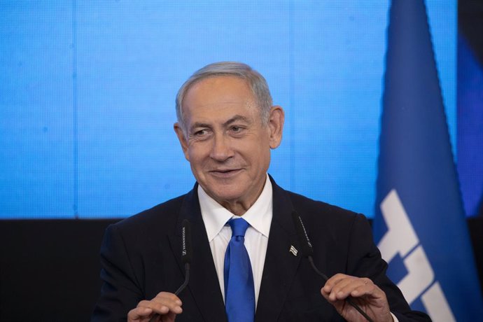 02 November 2022, Israel, Jerusalem: Likud party leader and former Israeli Prime Minister Benjamin Netanyahu gives a statement following the exit polls of the 2022 Israeli general election, the fifth parliamentary election in just three and a half years