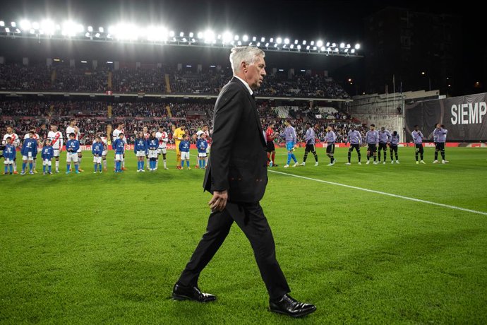 The head coach of Real Madrid Carlo Ancelotti arrives on the bench during the spanish league, La Liga Santander, football match played between Rayo Vallecano and Real Madrid at Estadio de Vallecas on November 07, 2022, in Madrid, Spain.