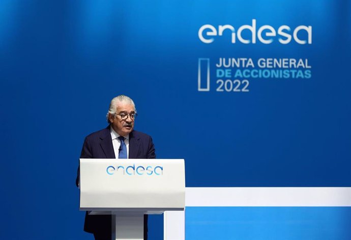 Archivo - El consejero delegado de Endesa, José Bogas, interviene en una junta general de accionistas de Endesa