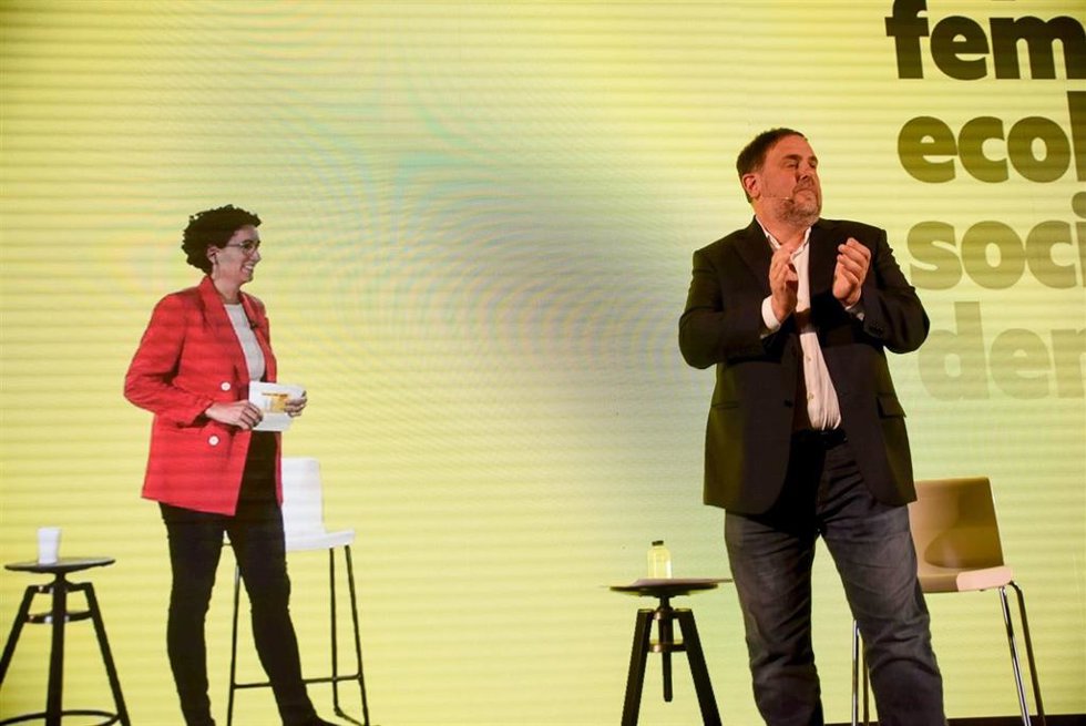 Archivo - El presidente de ERC, Oriol Junqueras, y la secretaria general de la formación, Marta Rovira