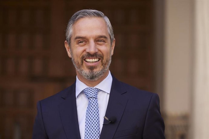 Archivo - El vicesecretarío de Economía del PP Nacional, Juan Bravo, valora las palabras de la ministra de Hacienda por las rebajas fiscales, a 29 de septiembre de 2022 en Sevilla (Andalucía, España). Al término de la sesión de control al presidente de 