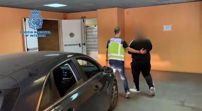 Uno de los detenidos en la intervención