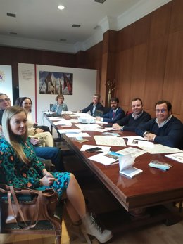 La Mesa de Calidad de la Ciudad de León, presidida por la concejal Evelia Fernández, se reunió con el fin de analizar la correcta implantación del proyecto Compromiso de Calidad Turística - SICTED en la ciudad.