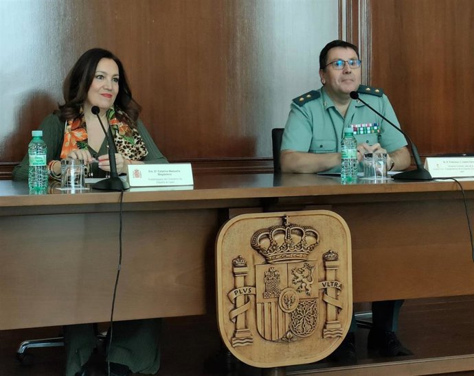 Madueño y Lozano informan sobre el dispositivo.