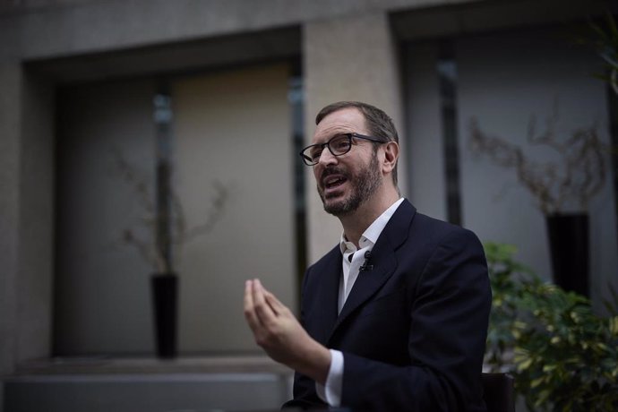 El portavoz del Grupo Parlamentario Popular en el Senado de España, Javier Maroto, durante una entrevista para Europa Press, a 31 de octubre de 2022, en Madrid (España). Maroto es licenciado en Ciencias Económicas y Empresariales. 