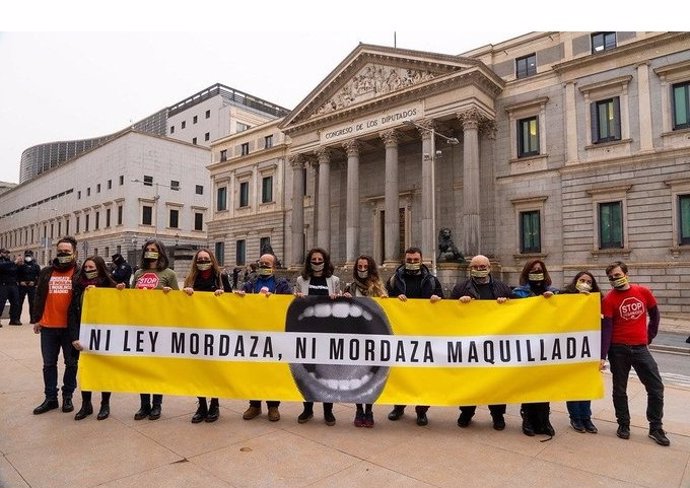 Concentración frente al Congreso por la derogación de la Ley mordaza