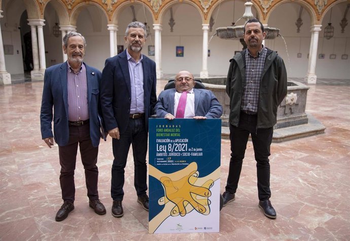El presidente del IPBS, Francisco Ángel Sánchez (segundo por la izda.), en la presentación de las jornadas.