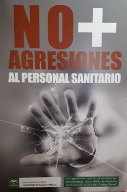 Archivo - Cartel contra las agresiones a profesionales sanitarios, foto de recurso