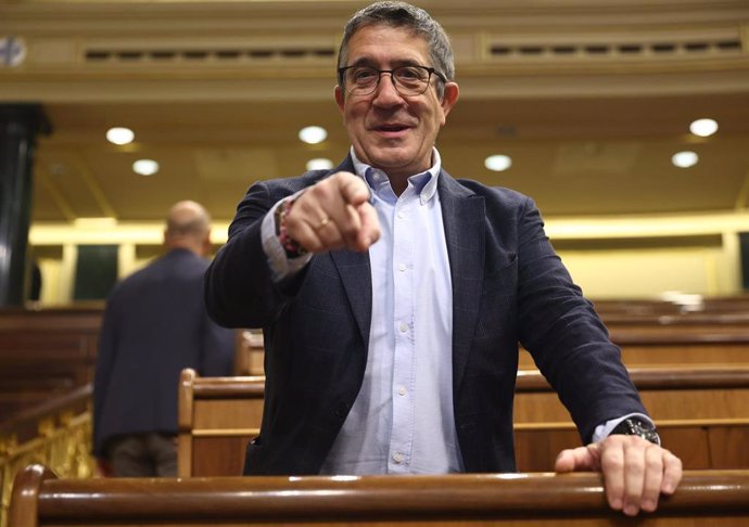 El portavoz del PSOE en el Congreso de los Diputados, Patxi López, durante una sesión plenaria en el Congreso de los Diputados, a 2 de noviembre de 2022, en Madrid (España)