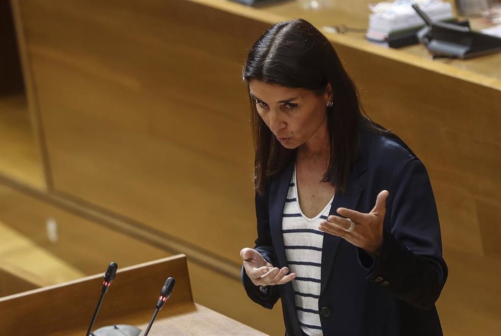 Archivo - La portavoz de Ciudadanos, Ruth Merino, interviene durante una sesión de control