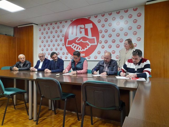 Firma de las tablas salariales del convenio del aceite y derivados en la provincia de Jaén