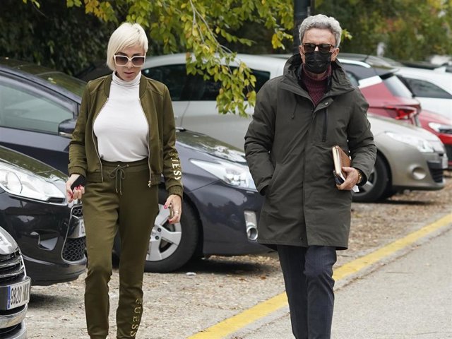 Ana María Aldón y José Ortega Cano, juntos en el colegio de su hijo