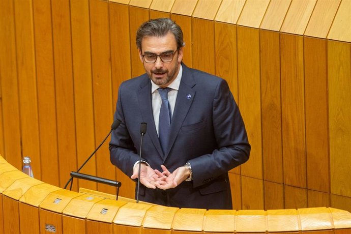 O vicepresidente segundo e conselleiro de Presidencia, Xustiza e Deportes, Diego Calvo, no Parlamento de Galicia