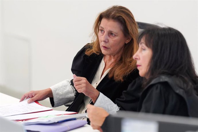 La jueza Elena Fernández Currs durante el juicio por el accidente del Alvia, en la Cidade de la Cultura de Santiago de Compostela, a 6 de octubre de 2022, en Santiago de Compostela, A Coruña (España). El accidente ferroviario del Alvia fue el más grave