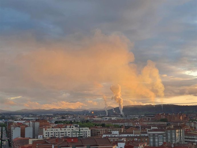 Archivo - Contaminación en Veriña (Gijón)