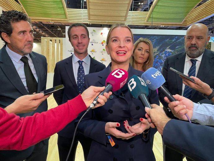 La presidenta del PP balear, Margalida Prohens, en la WTM de Londres.