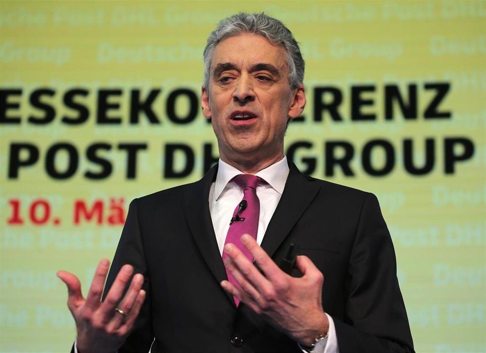 Archivo - 10 March 2020, North Rhine-Westphalia, Troisdorf: Frank Appel, Chairman of the Board of Management of Deutsche Post, speaks at the annual press conference of Deutsche Post. Photo: Oliver Berg/dpa