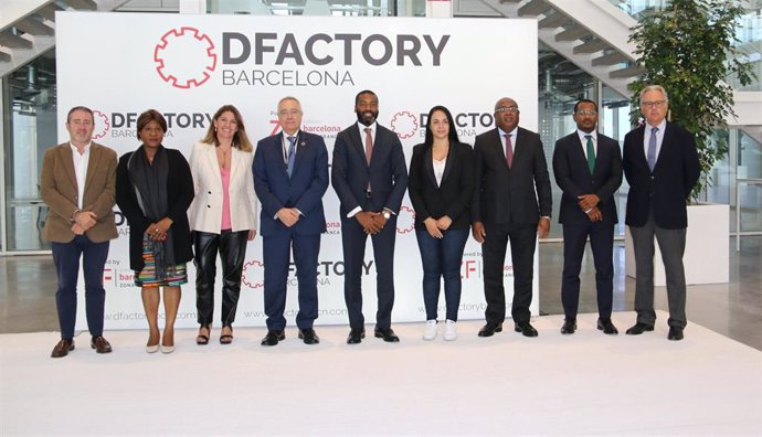 Una delegación empresarial de Angola visita la Zona Franca de Barcelona