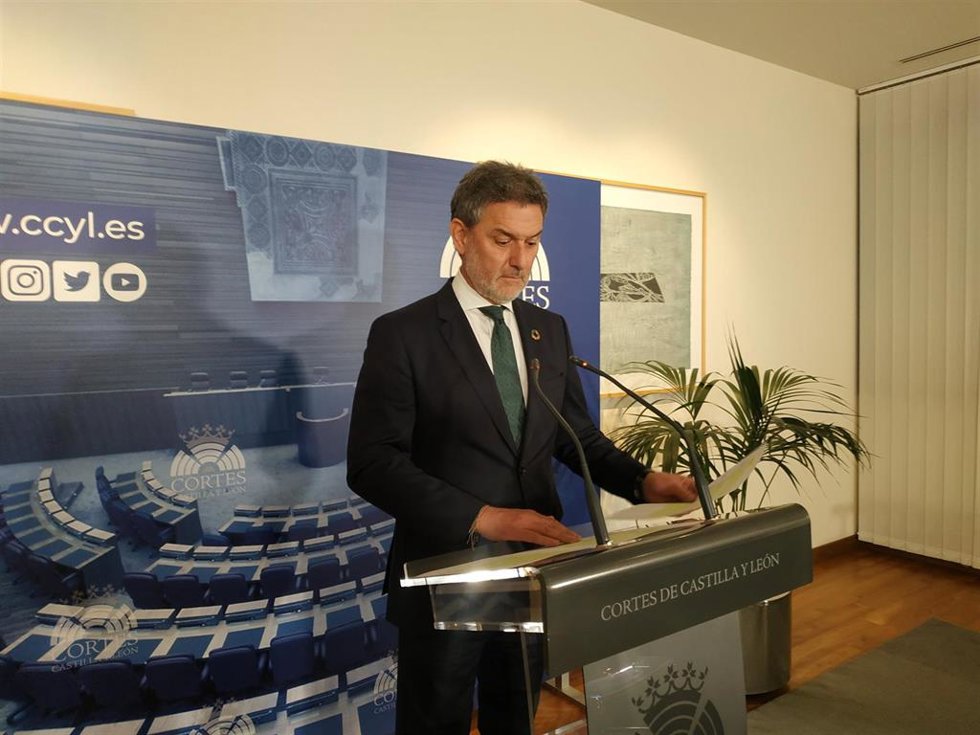 El portavoz socialista en la Comisión de Economía de las Cortes, José Luis Vázquez.