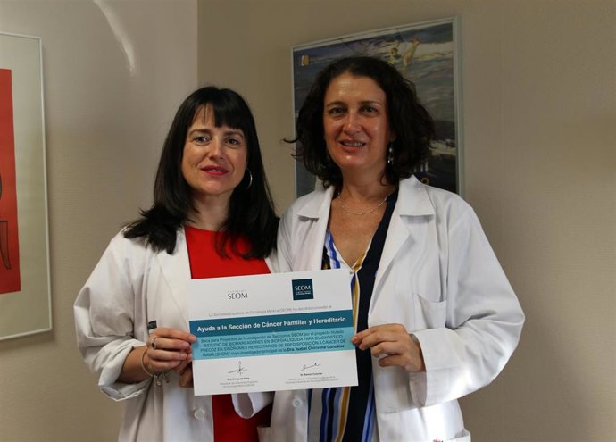 (de izquierda a derecha): Maite Martínez e Isabel Chirivella.