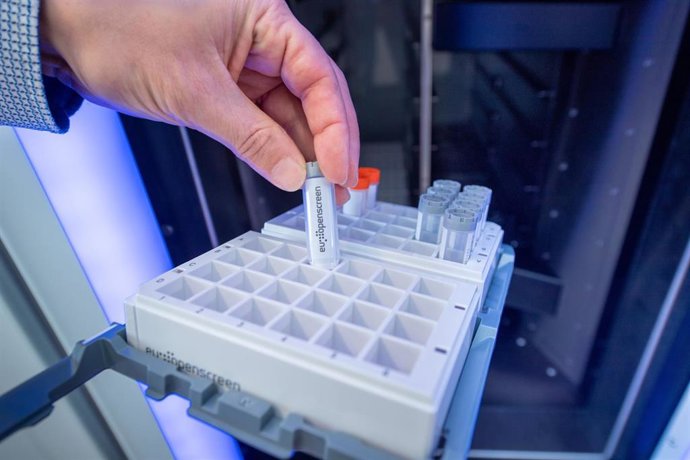 Archivo - Una herramienta de EU-OPENSCREEN es la Biblioteca Europea Química Biológica (ECBL), que está integrada por 100.000 compuestos. /