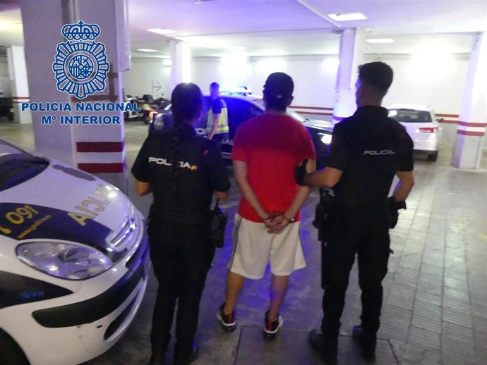 Archivo - Expulsado de España un condenado a 113 años por ocho delitos de agresión sexual