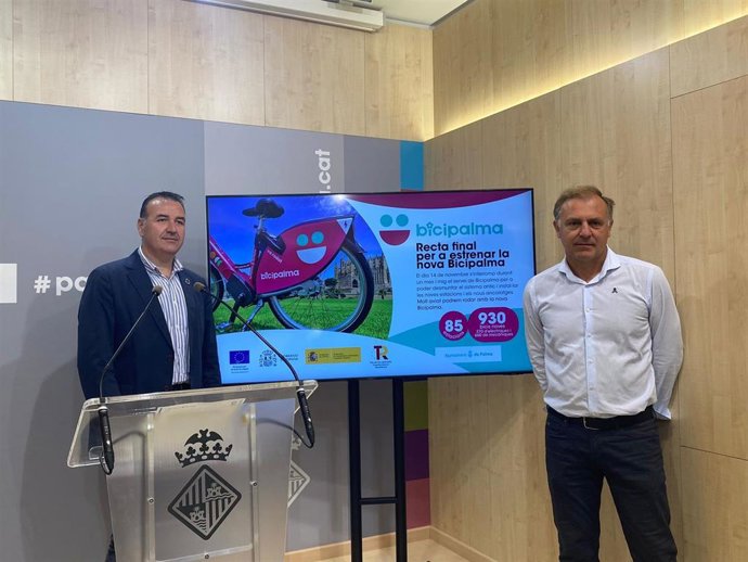 El regidor de movilidad, Francesc Dalmau, junto al gerente del SMAP, Pedro Manera, en rueda de prensa