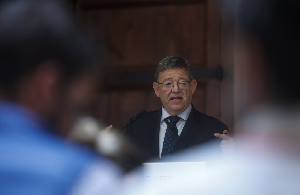 El presidente de la Generalitat valenciana, Ximo Puig, durante una rueda de prensa para valorar la decisión de Volkswagen y Seat respecto a la instalación de la gigafactoría en Sagunt
