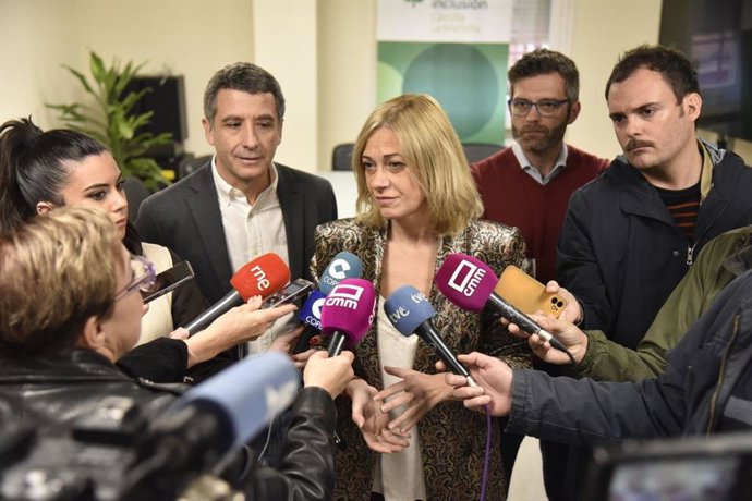 La coordinadora autonómica de Cs en C-LM, Carmen Picazo, junto al portavoz en el Ayuntamiento de Toledo, Esteban Paños, y el gerente de Plena Inclusión en la región, Daniel Collado
