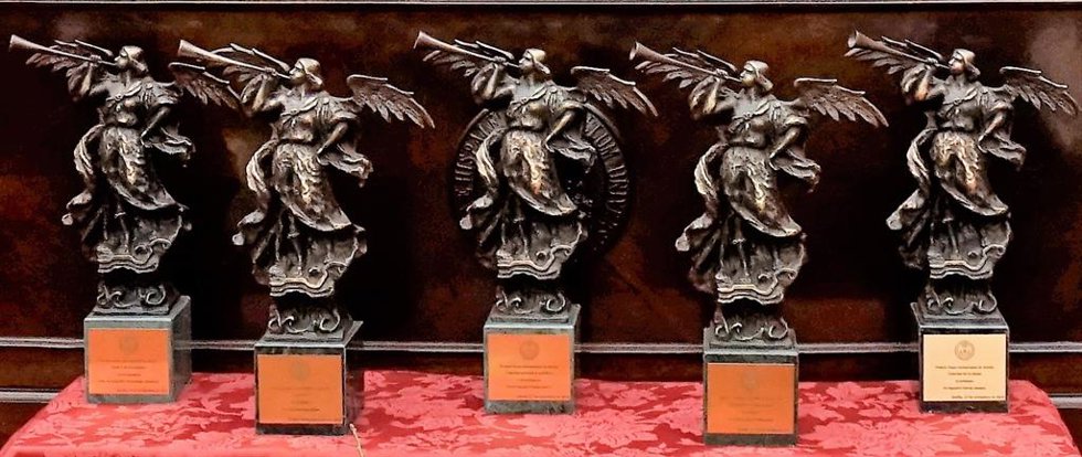 Archivo - Escultura que se entrega con motivo de los Premios Fama de la Universidad de Sevilla.