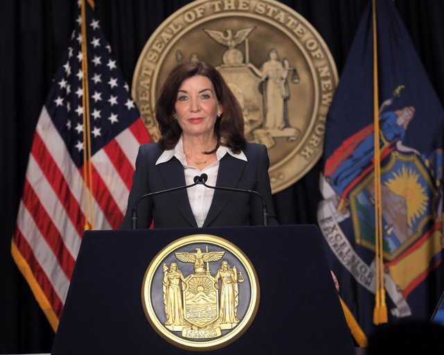 Archivo - La gobernadora demócrata de Nueva York Kathy Hochul