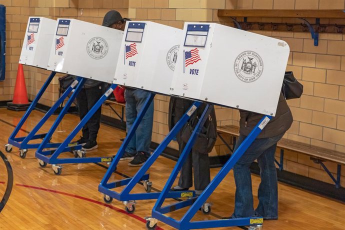 Personas votando en Nueva York durante las 'midterm' en EEUU