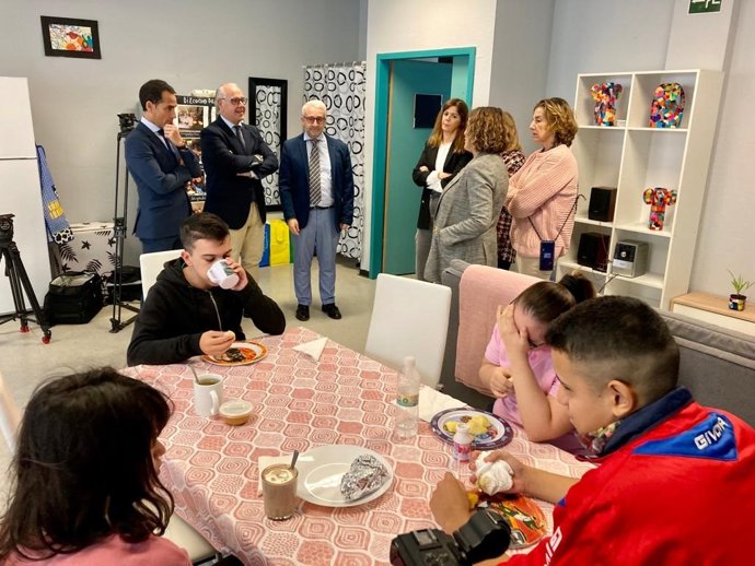 Visita al Aula de Vida del IES Az-Zait.
