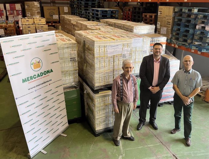 Entrega de Mercadona al Banco de Alimentos de Las Palmas de productos de primera necesidad
