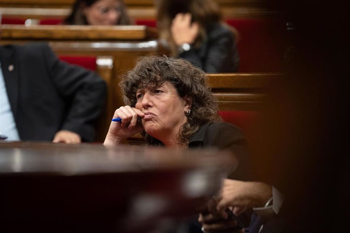 La consellera Teresa Jord en el pleno de este miércoles 9 de noviembre de 2022.
