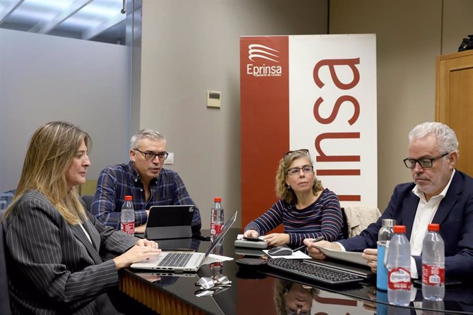 El delegado de Programas Europeos y Administración Electrónica de la institución provincial, Víctor Montoro, participa en el 'Lab'.