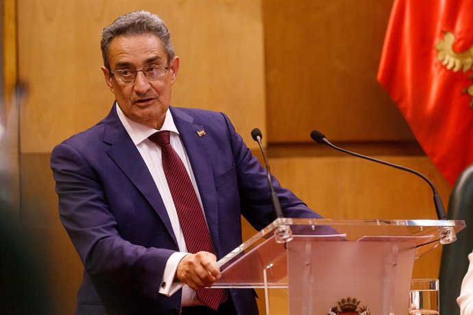 El portavoz del grupo municipal de VOX en el Ayuntamiento de Zaragoza, Julio Calvo