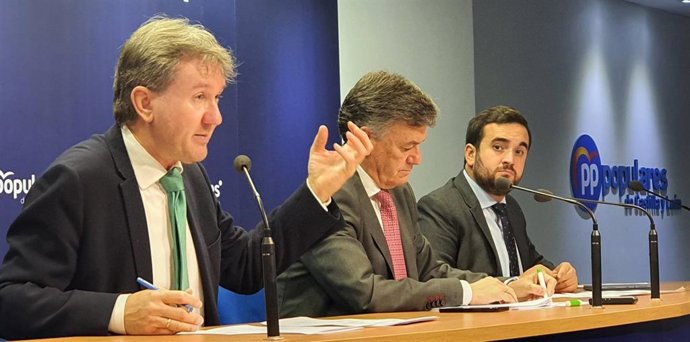 Lacalle, Vázquez y Alonso explican en rueda de prensa las enmiendas parciales del PP al PGE