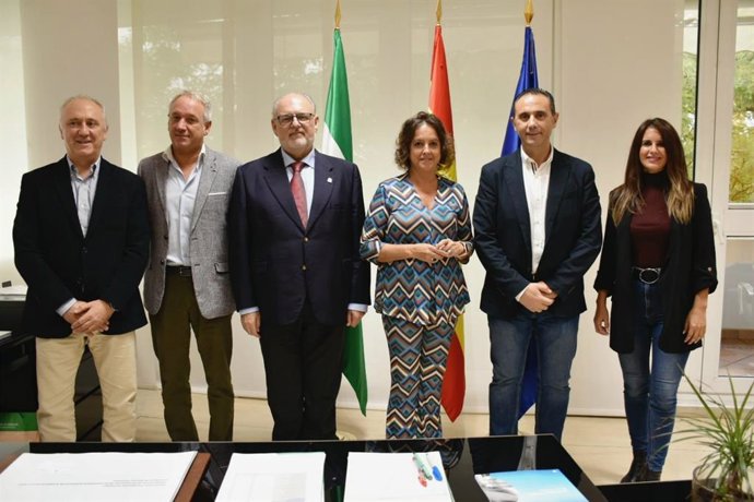 Reunión de la consejera de Salud y Consumo, Catalina García, con dirigentes de CSIF