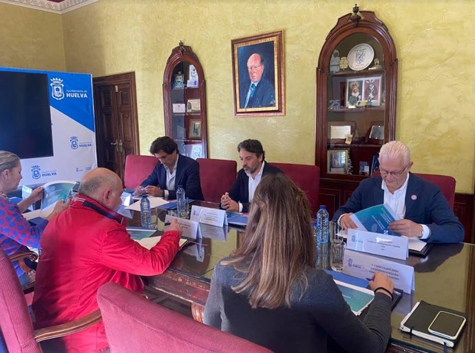 Reunión de la Comisión de Planificación y Organización del Foro Nacional de la Industria Auxiliar de Huelva.