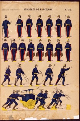 Lmina amb la representació dels uniformes i dels equips d'extinció que feien servir els Bombers de Barcelona el 1870
