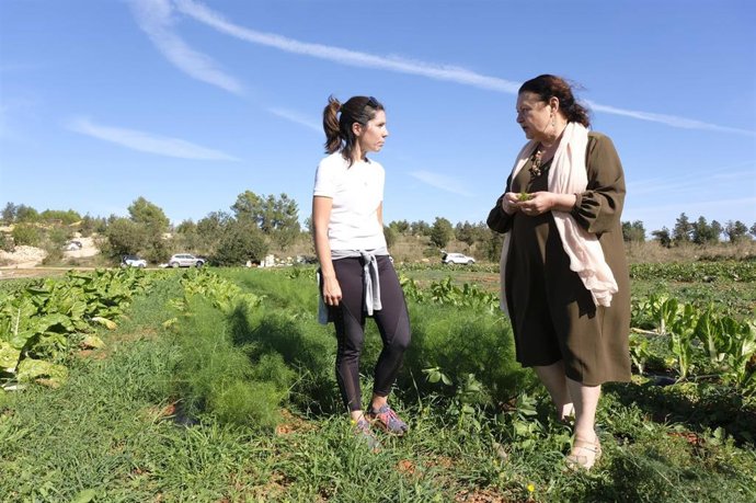 La consellera de Agricultura, Pesca y Alimentación, Mae de la Concha, durante una visita en Ibiza.