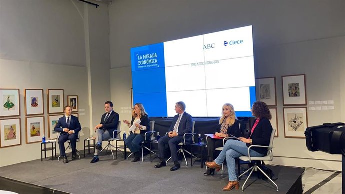 Desayuno informativo de ABC sobre ayuda a domicilio y dependencia, patrocinado por la empresa de servicios Clece