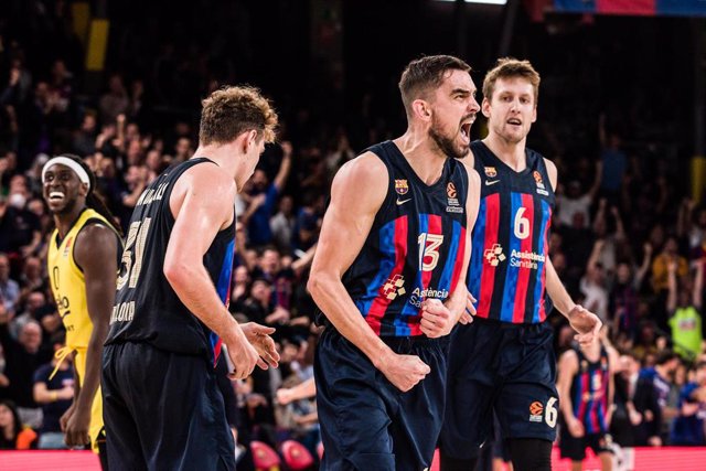 Tomas Satoransky of FC Barcelona celebrating a basket during the Turkish Airlines EuroLeague match between FC Barcelona and Fenerbahce Beko Istanbul at Palau Blaugrana on November 04, 2022 in Barcelona, Spain.